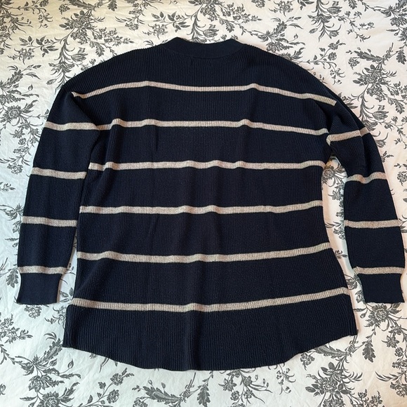 AE Jegging Fit Sweater - Picture 3 of 8